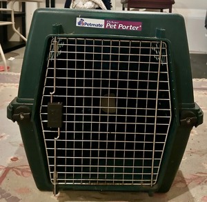 lot 176 image: Petmate Deluxe Pet Porter Pet Carrier