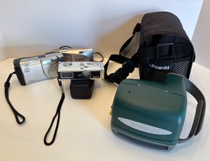 lot 63 image: Collection of Vintage and Digital Cameras with Polaroid Accessories
