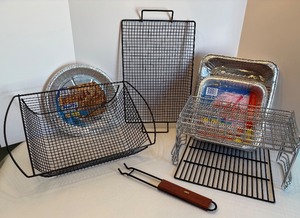 lot 231 image: Assorted Grill and Baking Accessories Set