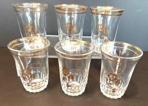 lot 241 image: Set of 6 Vintage Gilded Etched Glasses with Floral Design