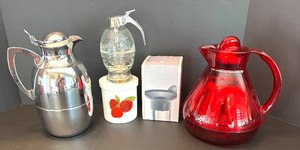 lot 257 image: Set of 2 Alfi Thermal Carafes with Tea Filter,Honey Dispenser and Raspberry Ceramic Container