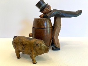 lot 27 image: Vintage Italian Anri Carved Wooden Man Barrel Corkscrew and Cast Iron Pig Bank Set
