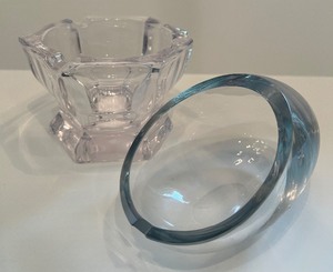 lot 220 image: Pair of Crystal Ashtrays