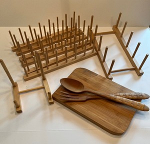 lot 237 image: Bamboo Kitchen Collection Plate Display Racks, Cheese Board with Knives, and Salad Utensils