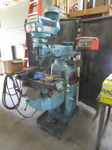 lot 1 image: Hurco Milling Machine wPathfinder 500 Control, Curt Vise, Hold Down Set