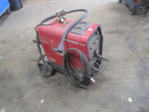 lot 5 image: Lincoln 225 TigArc Welder