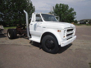 lot 9 image: 1971 Chevy C-50 Truck