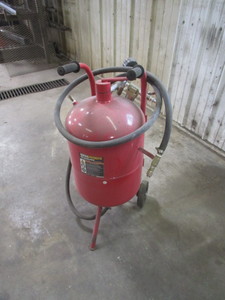 lot 19 image: Pot Sandblaster