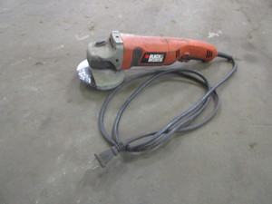 lot 40 image: Angle Grinder