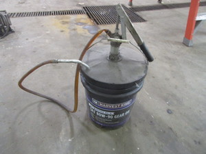 lot 57 image: Bucket Pump, Approx.. 2.5gal Gear Oil