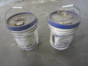 lot 63 image: Approx.. 6gal Cutting Fluid