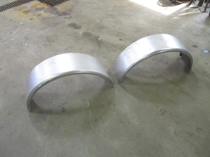 lot 70 image: Trailer Fenders 9x32