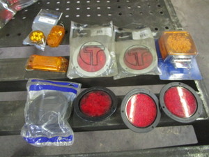lot 72 image: Misc Trailer Lights