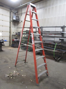 lot 101 image: Keller 10 Fiberglass Step Ladder