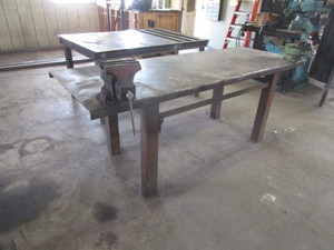 lot 11 image: Welding Table w8 & 6 Bench Vises 8x3x3