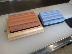 lot 22 image: Blade Sharpener With (2) Stones