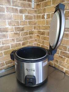 lot 41 image: Avantco Rice Cooker