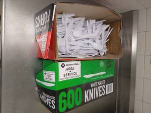 lot 61 image: Plastic Knives, Spoons & Forks