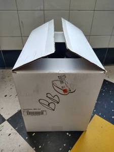 lot 77 image: Box of BBQ Sauce