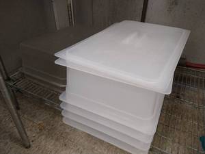 lot 92 image: (6) Food Bins & (2) Lids