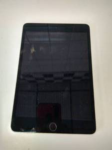 lot 100 image: iPod Mini 4