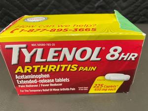 lot 19 image: Tylenol 8-Hour Arthritis Pain Caplets 225 Count 650mg