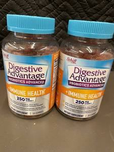 lot 79 image: Set of 2 Schiff Digestive Advantage Probiotics Advanced Immune Health Gummies