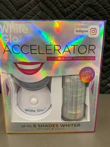 lot 231 image: White Glo Accelerator Dental Blue Light Teeth Whitening Kit
