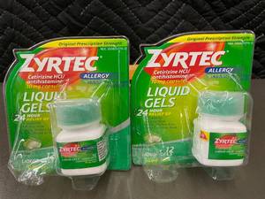 lot 243 image: Zyrtec Allergy Liquigels with Cetirizine HCl - 2 Packs (24 Capsules Total)