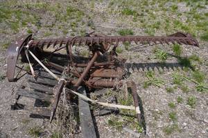 lot 11 image: Allis Chalmers Brand 3 Point Mount Sickle Bar Hay Mower