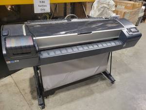 HP DesignJet Z5600 (560224) Does Turn On, Does Not Display Error Messages, No Software Included