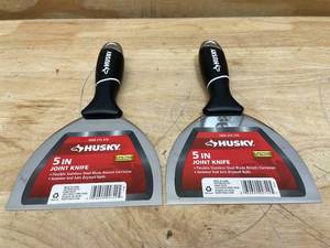 lot 55 image: Lot of 2 - Husky 5 Putty Knives
