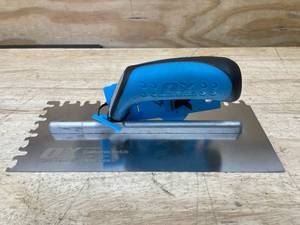 lot 140 image: Ox California Notch Stainless Steel Trowel Model # OX-P408101
