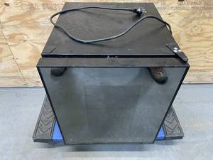 lot 141 image: Non-Working Mini Fridge