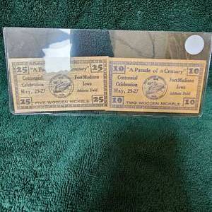 lot 58 image: 1938 Parade of a Century 10c and 25c obsolete Bank Notes