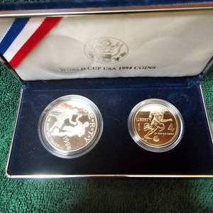 lot 67 image: 1994 USA World Cup Commerative Coin Set(.995) Silver
