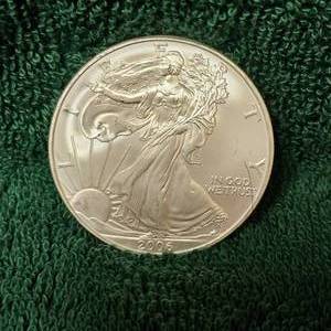 lot 72 image: 2006 Silver Eagle UNC