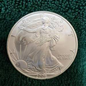 lot 117 image: 2006 Silver Eagle 1 oz Coin UNC