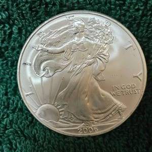 lot 123 image: 2006  Silver Eagle UNC