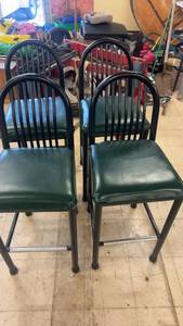 lot 43 image: Set of 4 Bar Stools with Green Vinyl Seats