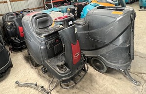 lot 19 image: 8 Floor scrubbers, Including the Following Brands and Models 3 Vipers AS710R, Tennant T500,  2 Tennant 5680,2  Advance SC900