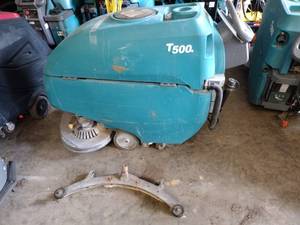 T500e Tennant Floor Scrubber. Owner says runs but needs a battery