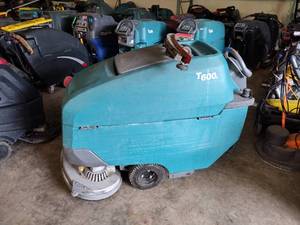 lot 5 image: T600E Tennant Floor scrubber