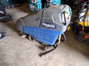 lot 8 image: Saber Cutter SCX264 Floor Scrubber