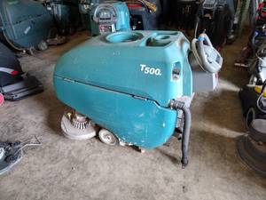 lot 11 image: T500e Tennant Floor Scrubber