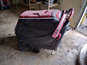 lot 12 image: Working Viper AS7690T-USWM Floor Scrubber with Squeegee