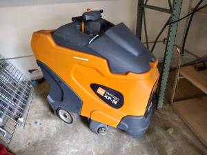 lot 6 image: Taski Swingo XP-M Floor Scrubber