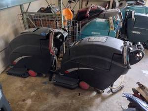 lot 13 image: Floor Scrubbers, Including the following brands and models 2 Viper FANG 28T. Owner says 1 works and needs battery other doesnt run