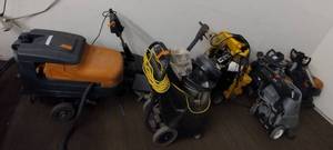 lot 100 image: 8 floor scrubbers 3 Taski swingo 455, 1 advance SC 350, 1 T1 lithium-ion Tennant, 1 kiavac, 1 advance aqua clean ST