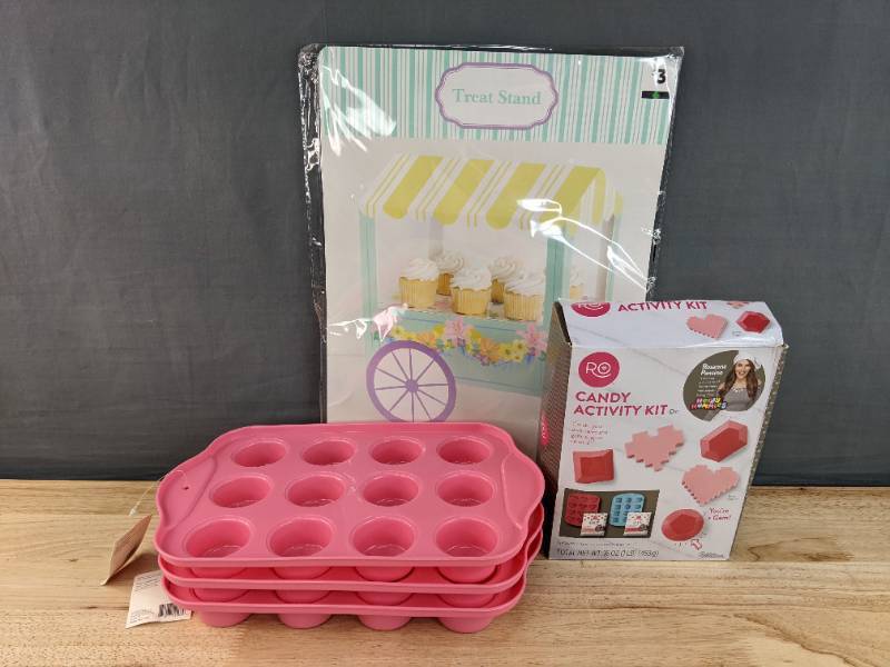 lot 167 image: Brand New Wilton Candy Activity Kit, Paper Treat Cart Stand, and Silicone Sunday Topping Trays N